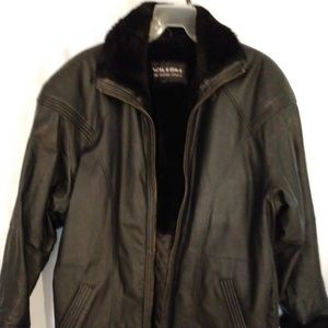 005 VINTAGE WILSON'S BLACK LEATHER FASHION COAT